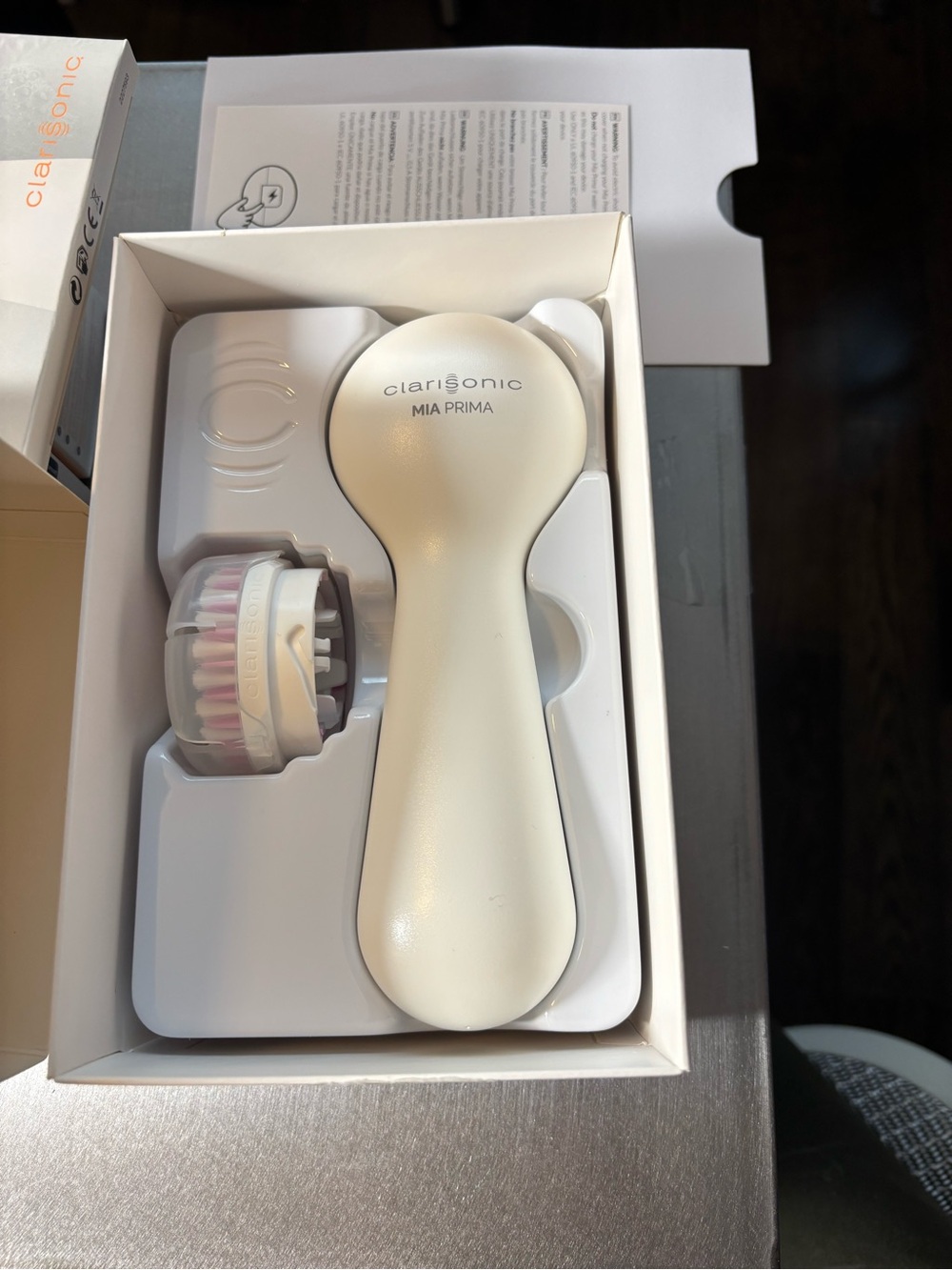 Clarisonic Mia Prima White Face Brush with 7 brush heads. - Picture 3 of 6
